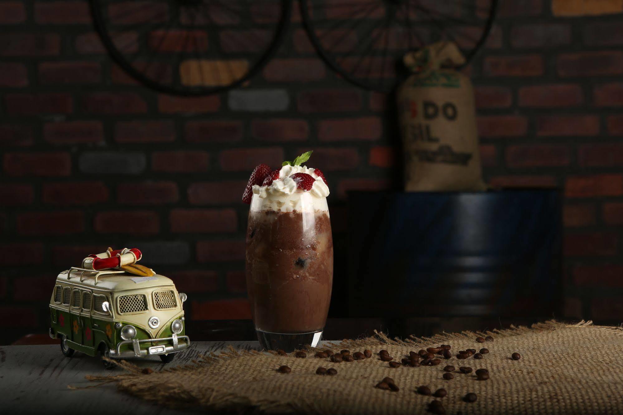 Voswos Garage Coffee Hotel 안탈리아 외부 사진